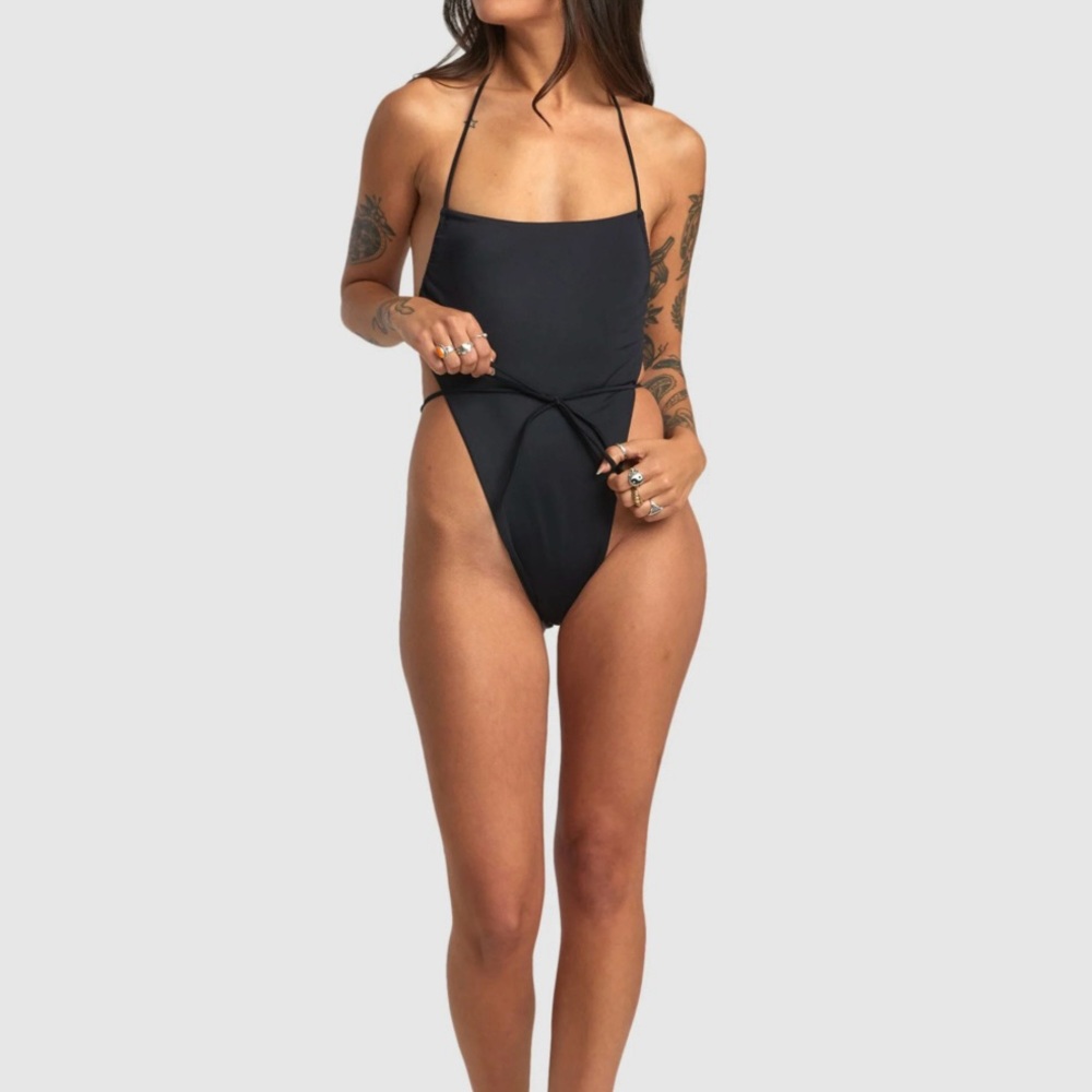 RVCA Solid Swenddal one piece swimsuit size S/8